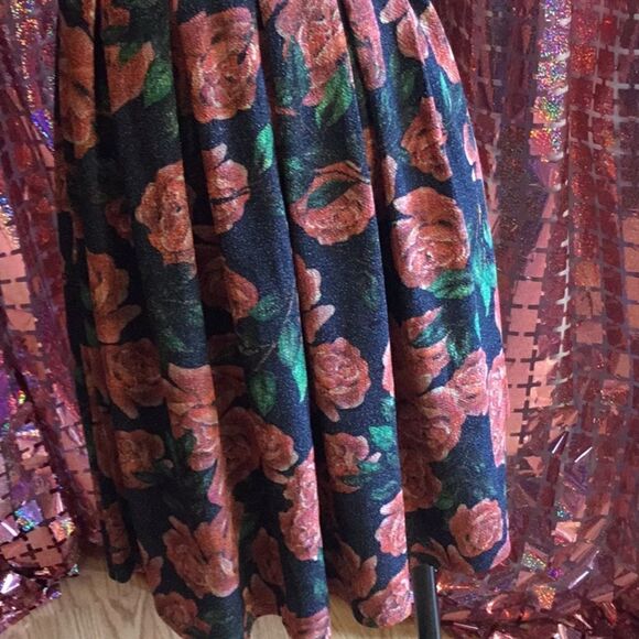 NWT LULAROE AMELIA dress in size extra small vintage rose design - Picture 4 of 15